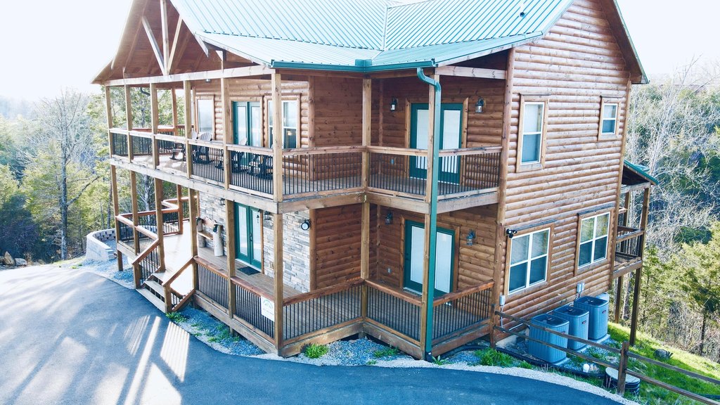 Sevierville, Tennessee, 37876, United States, 3 Bedrooms Bedrooms, ,3.5 BathroomsBathrooms,Residential,Forsale,1942465