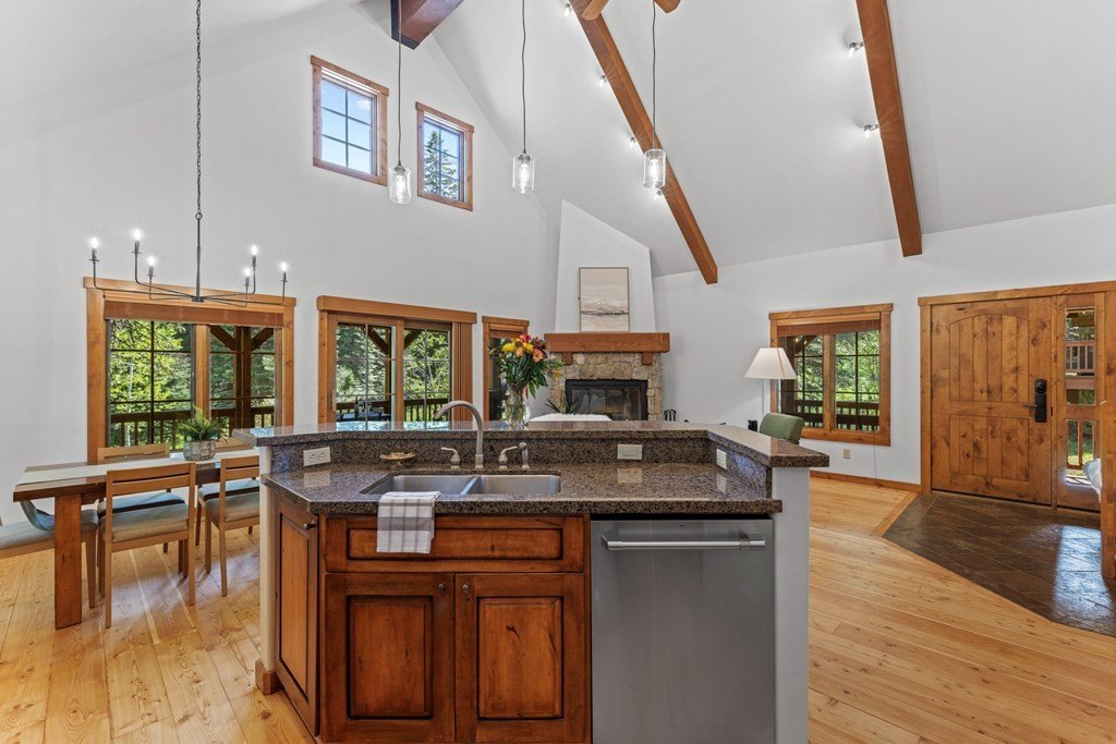 Donnelly, Idaho, 83615, United States, 3 Bedrooms Bedrooms, ,3 BathroomsBathrooms,Residential,Forsale,1889373