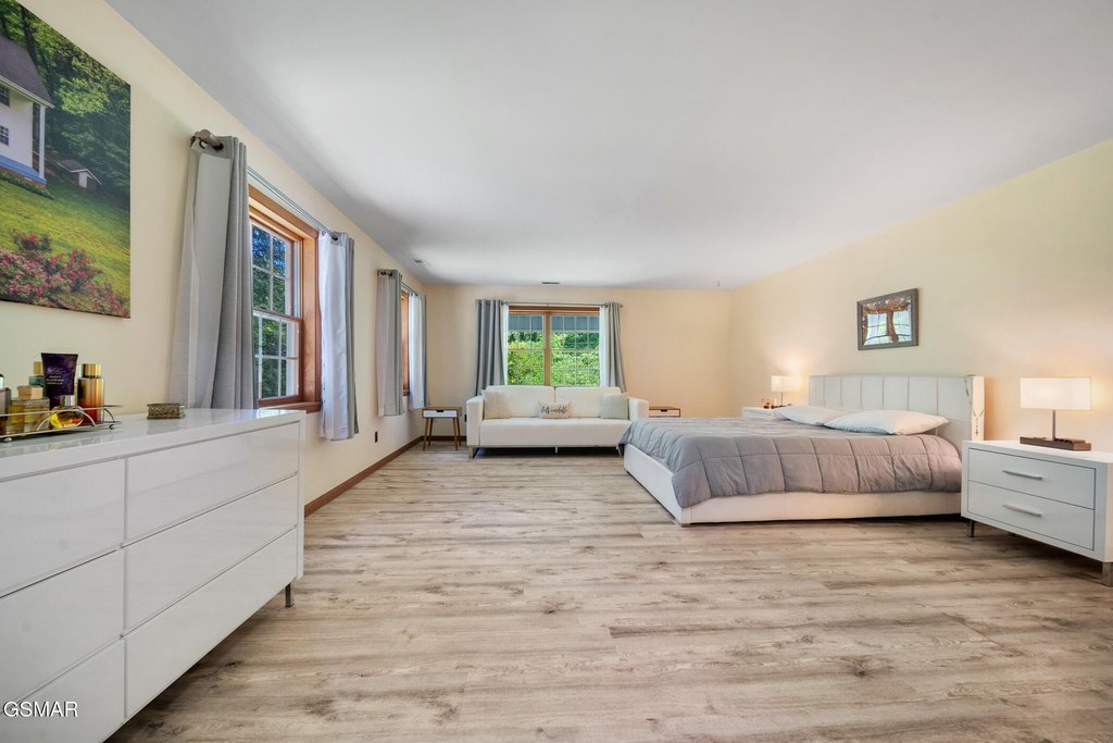 Gatlinburg, Tennessee, 37738, United States, 4 Bedrooms Bedrooms, ,3 BathroomsBathrooms,Residential,Forsale,1971875