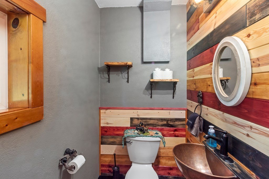 Donnelly, Idaho, 83615, United States, 3 Bedrooms Bedrooms, ,2.5 BathroomsBathrooms,Residential,Forsale,1946189