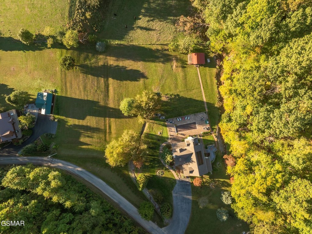 Sevierville, Tennessee, 37862, United States, 4 Bedrooms Bedrooms, ,4.5 BathroomsBathrooms,Residential,Forsale,1910216