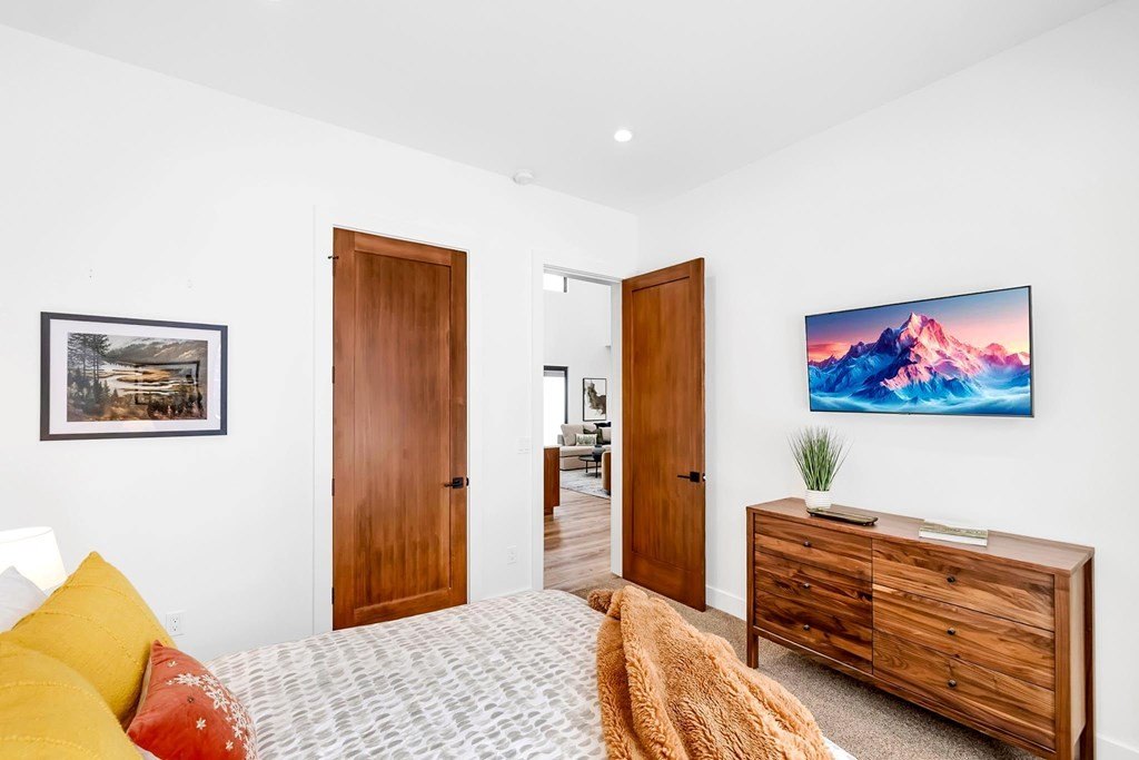 Donnelly, Idaho, 83615, United States, 4 Bedrooms Bedrooms, ,4 BathroomsBathrooms,Residential,Forsale,1996713