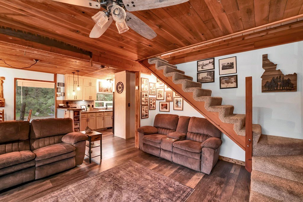 McCall, Idaho, 83638, United States, 5 Bedrooms Bedrooms, ,3 BathroomsBathrooms,Residential,Forsale,1889387