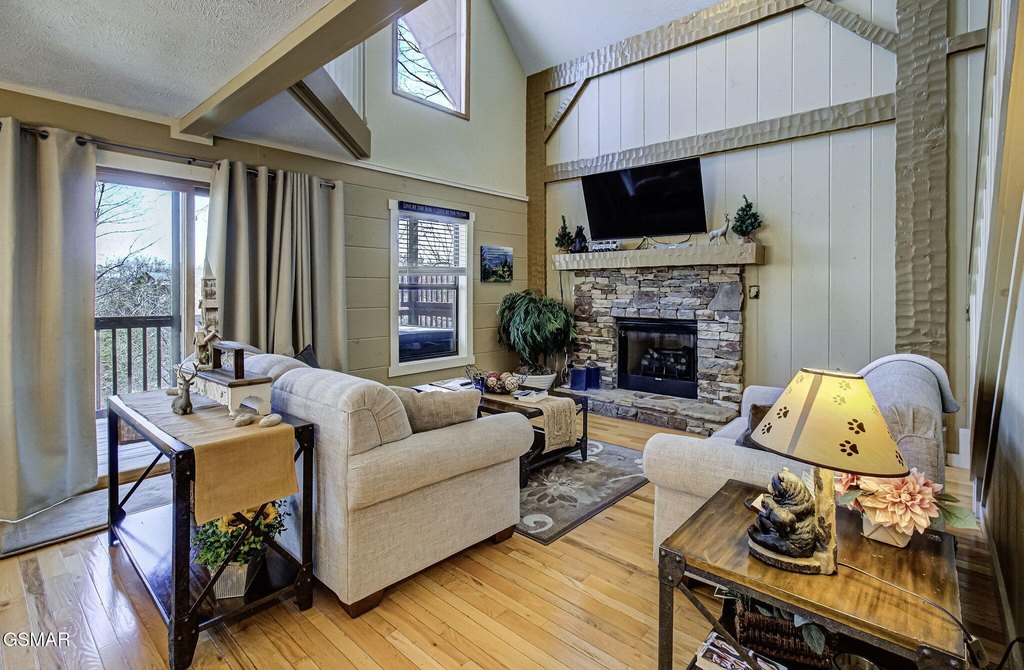 Pigeon Forge, Tennessee, 37863, United States, 2 Bedrooms Bedrooms, ,2 BathroomsBathrooms,Residential,Forsale,1942451
