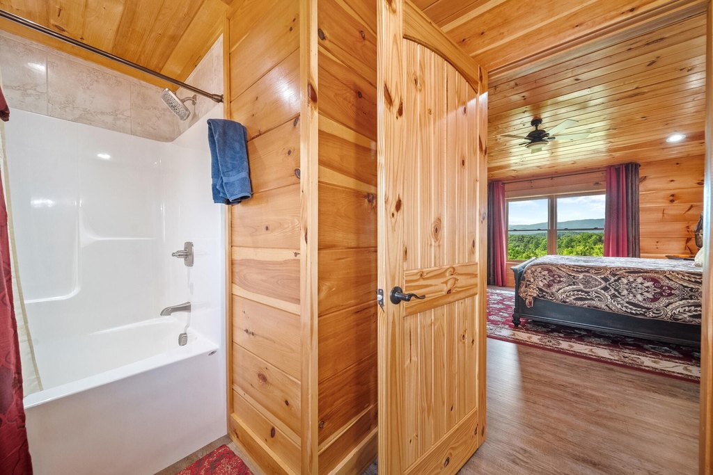 Sevierville, Tennessee, 37876, United States, 4 Bedrooms Bedrooms, ,5.5 BathroomsBathrooms,Residential,Forsale,1999451