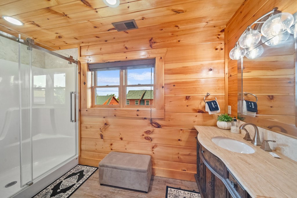 Sevierville, Tennessee, 37876, United States, 4 Bedrooms Bedrooms, ,5.5 BathroomsBathrooms,Residential,Forsale,1999451