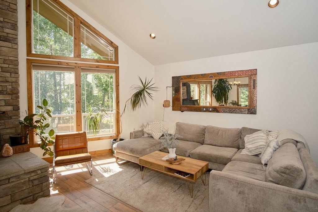 McCall, Idaho, 83638, United States, 4 Bedrooms Bedrooms, ,2 BathroomsBathrooms,Residential,Forsale,1946177