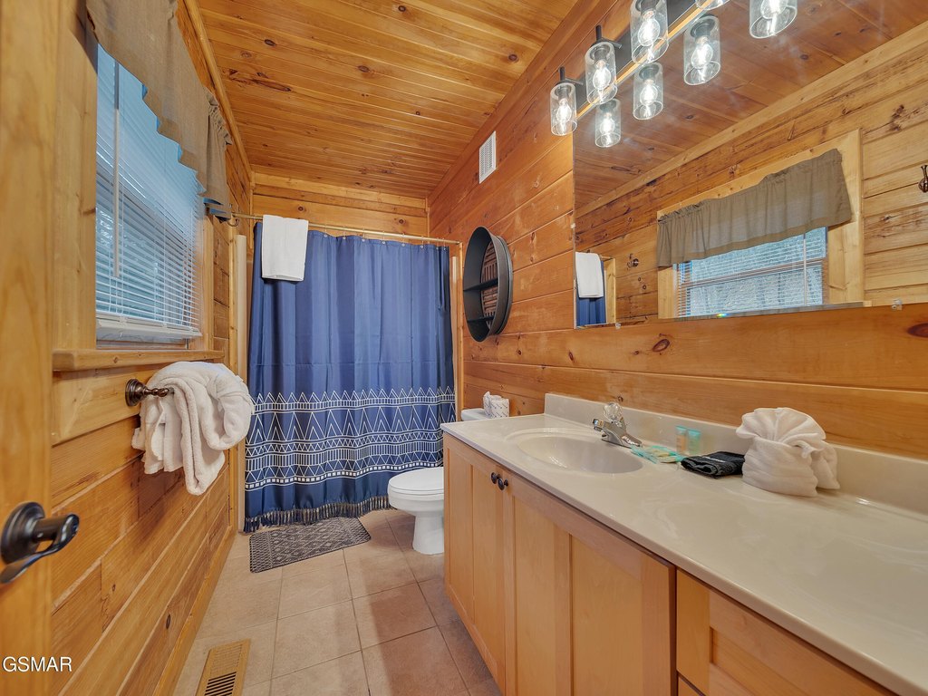Sevierville, Tennessee, 37862, United States, 3 Bedrooms Bedrooms, ,3 BathroomsBathrooms,Residential,Forsale,1893739