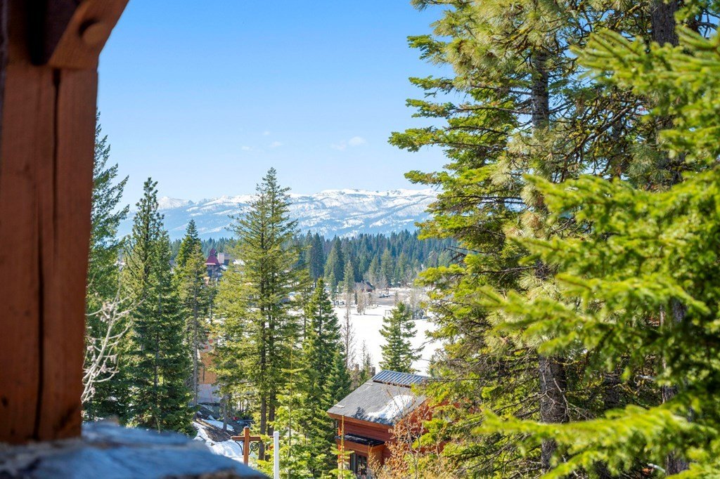 Donnelly, Idaho, 83615, United States, 4 Bedrooms Bedrooms, ,4 BathroomsBathrooms,Residential,Forsale,1946165