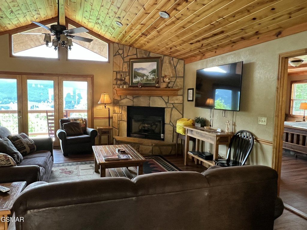 Sevierville, Tennessee, 37862, United States, 1 Bedroom Bedrooms, ,5 BathroomsBathrooms,Residential,Forsale,1910185