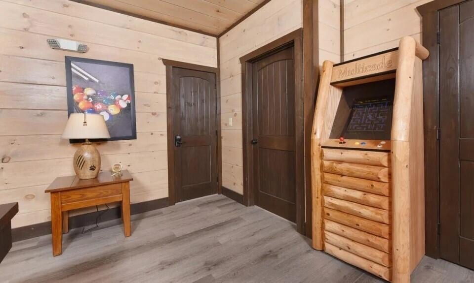 Sevierville, Tennessee, 37876, United States, 16 Bedrooms Bedrooms, ,16.5 BathroomsBathrooms,Residential,Forsale,1942438