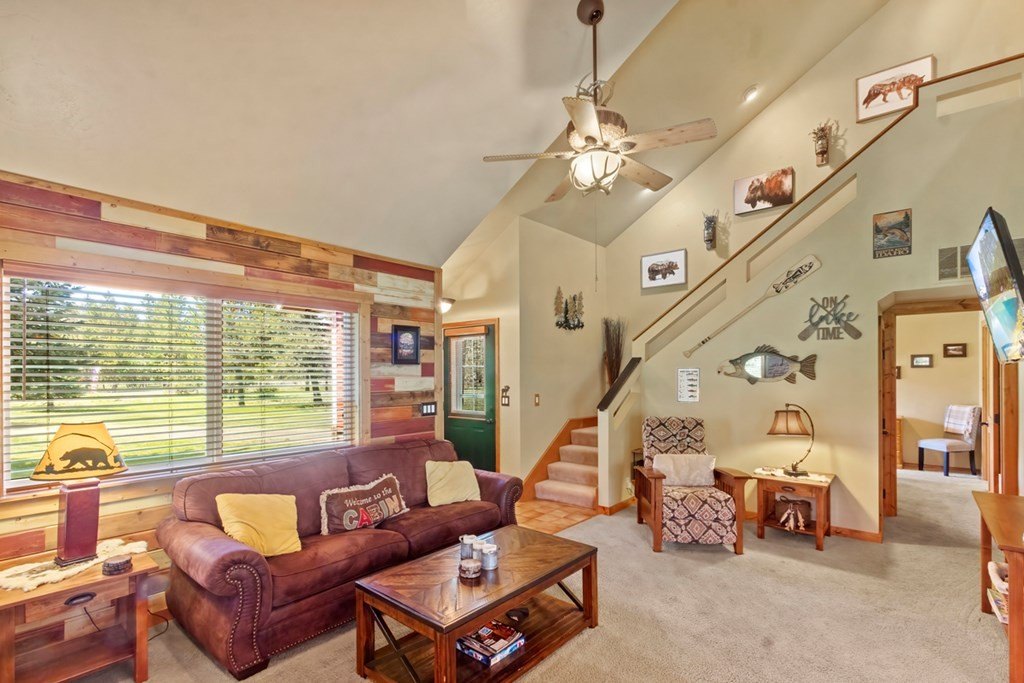 Donnelly, Idaho, 83615, United States, 3 Bedrooms Bedrooms, ,2.5 BathroomsBathrooms,Residential,Forsale,1946189