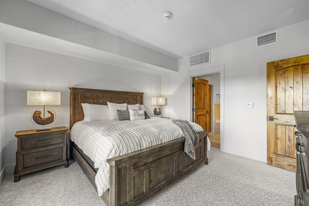 Donnelly, Idaho, 83615, United States, 2 Bedrooms Bedrooms, ,Residential,Forsale,1889380