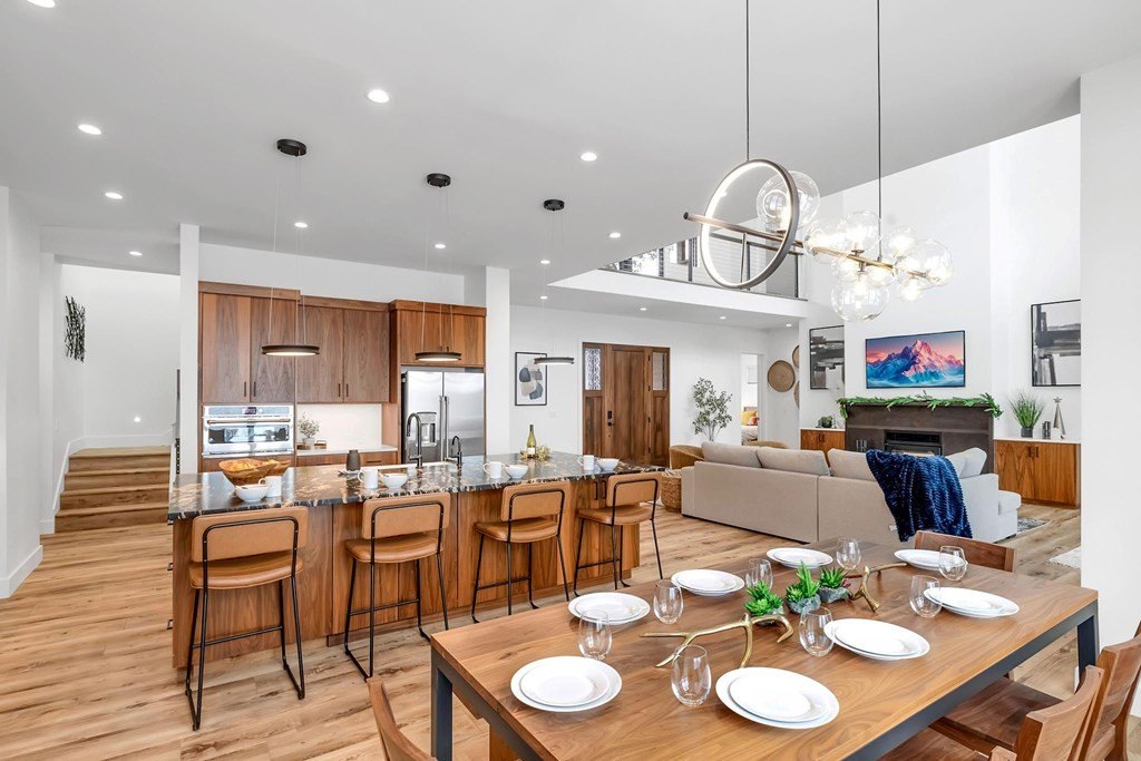 Donnelly, Idaho, 83615, United States, 4 Bedrooms Bedrooms, ,4 BathroomsBathrooms,Residential,Forsale,1996713