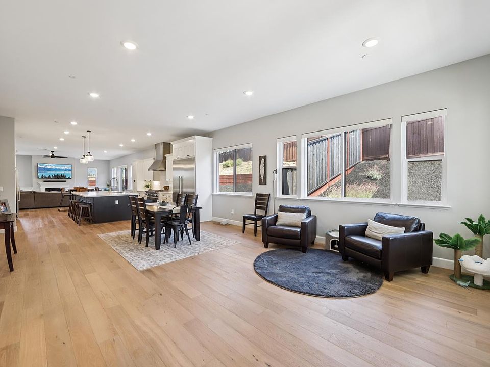 Santa Rosa, California, 95403, United States, 3 Bedrooms Bedrooms, ,3 BathroomsBathrooms,Residential,Forsale,1934066