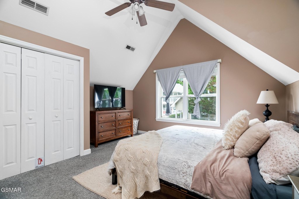 Gatlinburg, Tennessee, 37738, United States, 2 Bedrooms Bedrooms, ,2.5 BathroomsBathrooms,Residential,Forsale,1910196