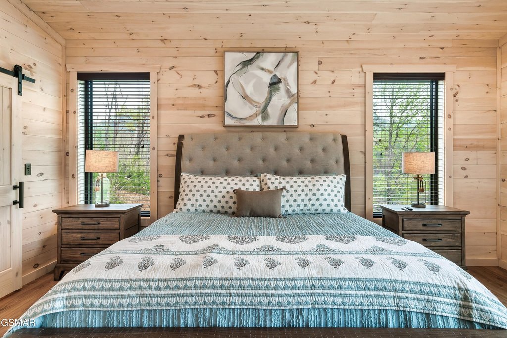 Gatlinburg, Tennessee, 37738, United States, 5 Bedrooms Bedrooms, ,3.5 BathroomsBathrooms,Residential,Forsale,1910230