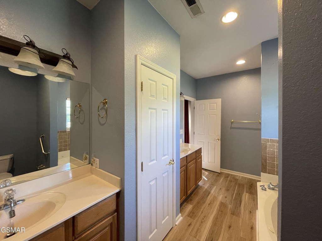 Sevierville, Tennessee, 37862, United States, 3 Bedrooms Bedrooms, ,2 BathroomsBathrooms,Residential,Forsale,1910215