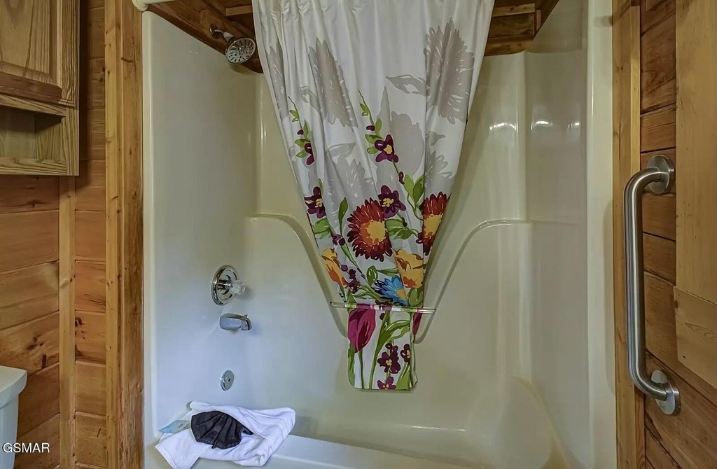 Sevierville, Tennessee, 37862, United States, 2 Bedrooms Bedrooms, ,2 BathroomsBathrooms,Residential,Forsale,1893745