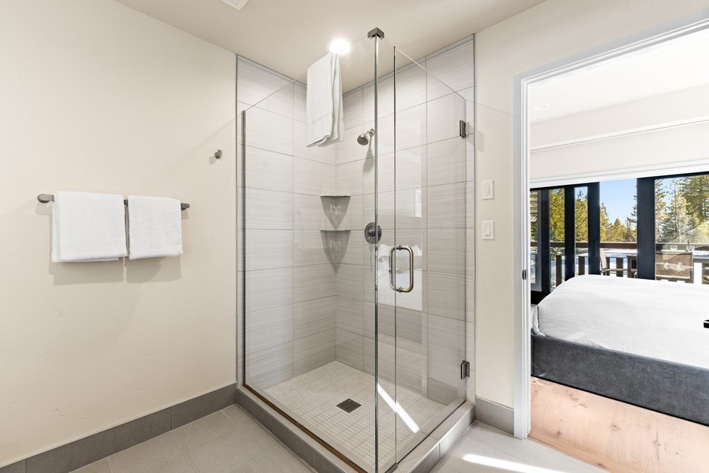 Donnelly, Idaho, 83615, United States, 2 Bedrooms Bedrooms, ,2 BathroomsBathrooms,Residential,Forsale,1889378