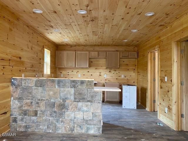 Sevierville, Tennessee, 37876, United States, 4 Bedrooms Bedrooms, ,2.5 BathroomsBathrooms,Residential,Forsale,1893693