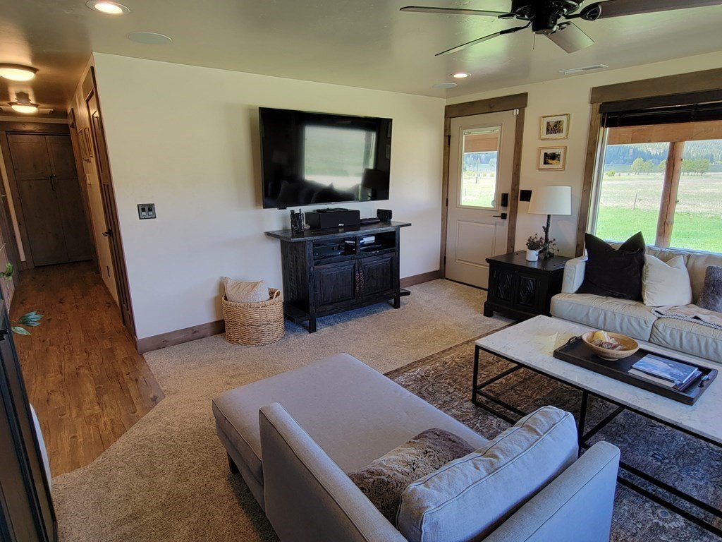 Cascade, Idaho, 83611, United States, 8 Bedrooms Bedrooms, ,9 BathroomsBathrooms,Residential,Forsale,1946149