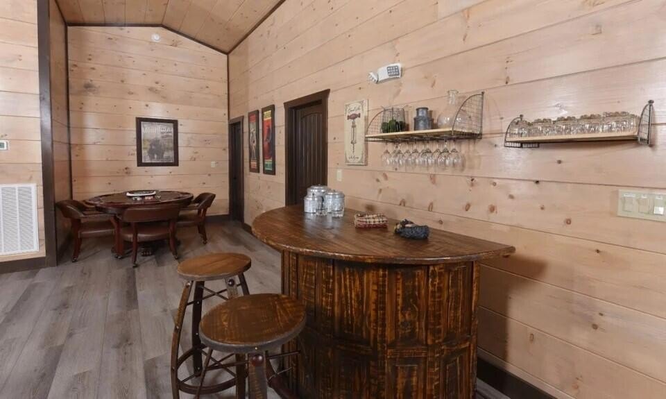 Sevierville, Tennessee, 37876, United States, 16 Bedrooms Bedrooms, ,16.5 BathroomsBathrooms,Residential,Forsale,1942438