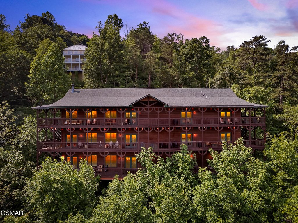 Gatlinburg, Tennessee, 37738, United States, 8 Bedrooms Bedrooms, ,8.5 BathroomsBathrooms,Residential,Forsale,1942454