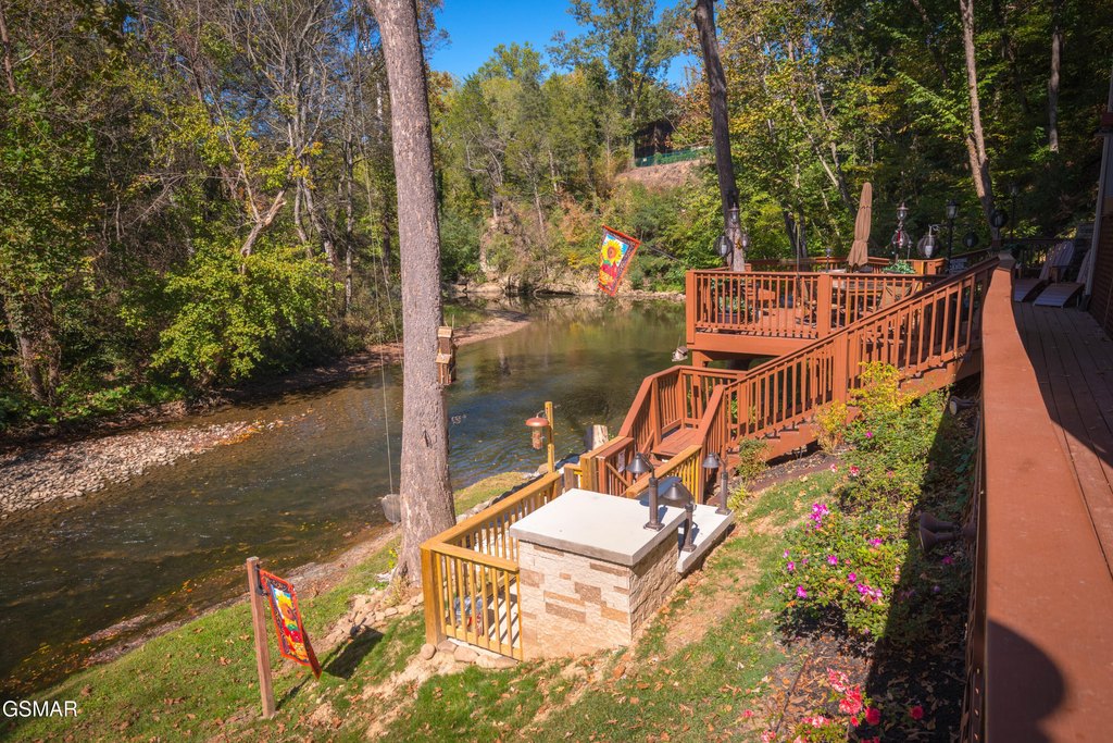 Pigeon Forge, Tennessee, 37863, United States, 3 Bedrooms Bedrooms, ,2.5 BathroomsBathrooms,Residential,Forsale,1942442