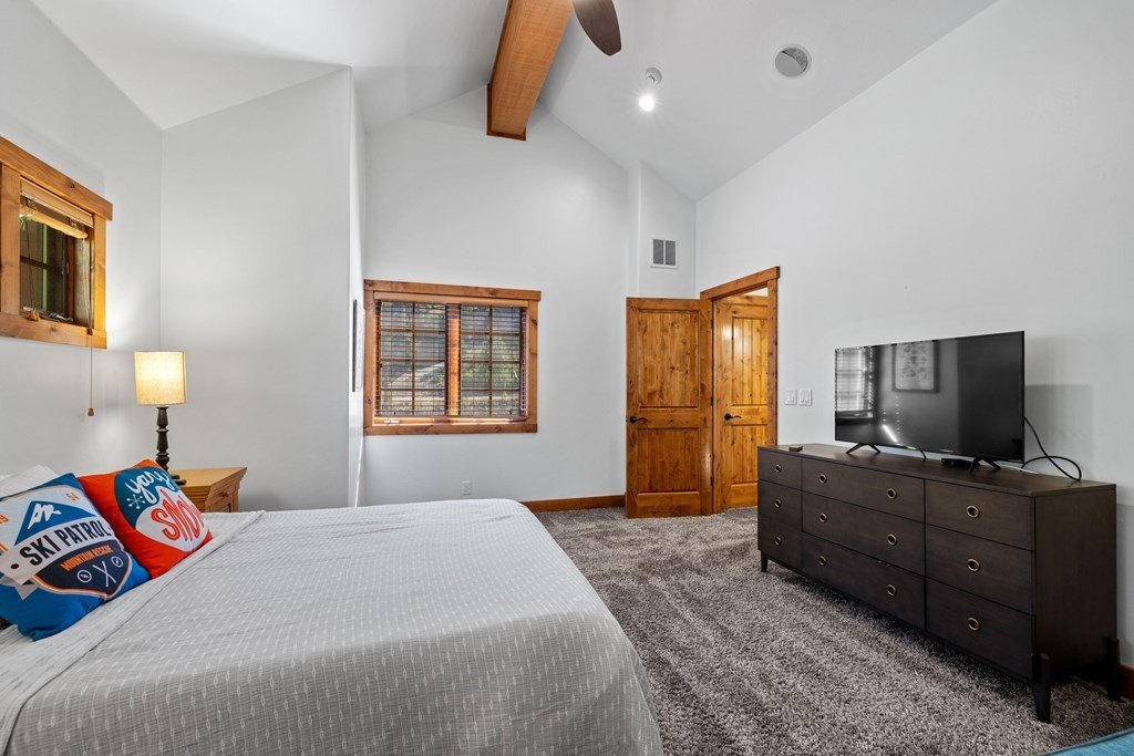 Donnelly, Idaho, 83615, United States, 2 Bedrooms Bedrooms, ,Residential,Forsale,1946201