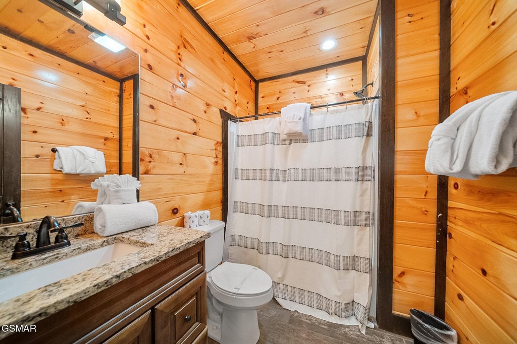 Pigeon Forge, Tennessee, 37863, United States, 12 Bedrooms Bedrooms, ,14 BathroomsBathrooms,Residential,Forsale,1942432