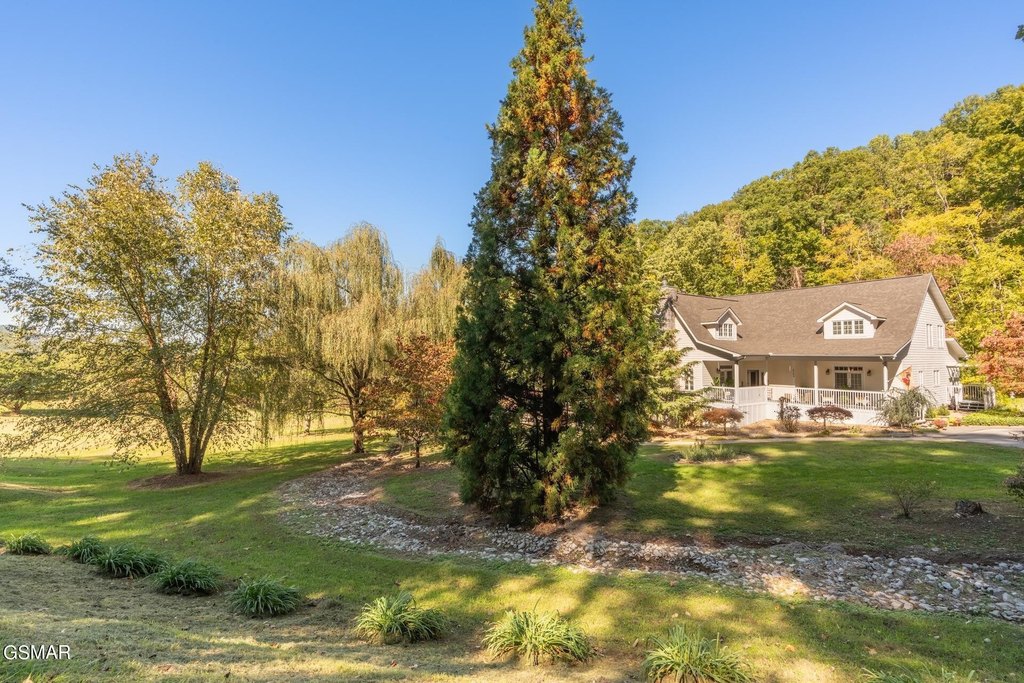 Sevierville, Tennessee, 37862, United States, 4 Bedrooms Bedrooms, ,4.5 BathroomsBathrooms,Residential,Forsale,1910216