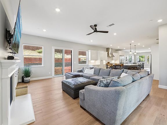 Santa Rosa, California, 95403, United States, 3 Bedrooms Bedrooms, ,3 BathroomsBathrooms,Residential,Forsale,1934066