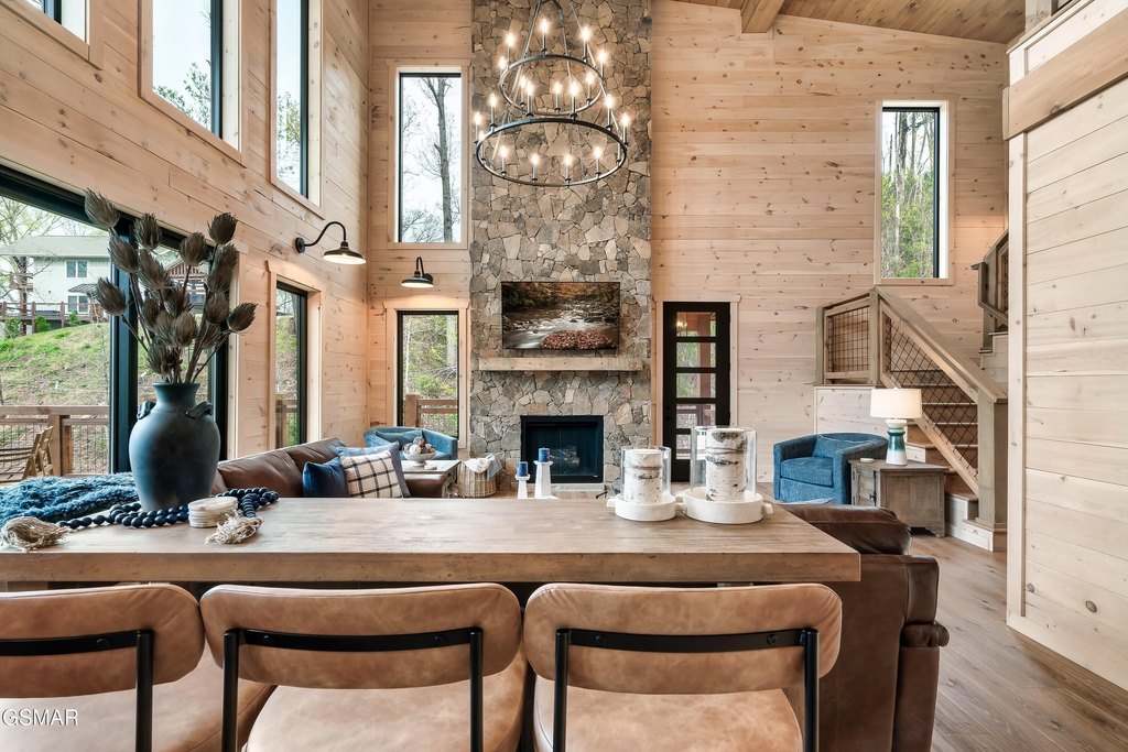 Gatlinburg, Tennessee, 37738, United States, 5 Bedrooms Bedrooms, ,3.5 BathroomsBathrooms,Residential,Forsale,1910230