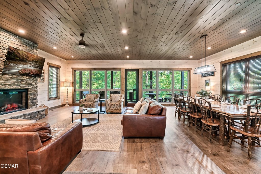 Pigeon Forge, Tennessee, 37862, United States, 4 Bedrooms Bedrooms, ,4.5 BathroomsBathrooms,Residential,Forsale,1971886