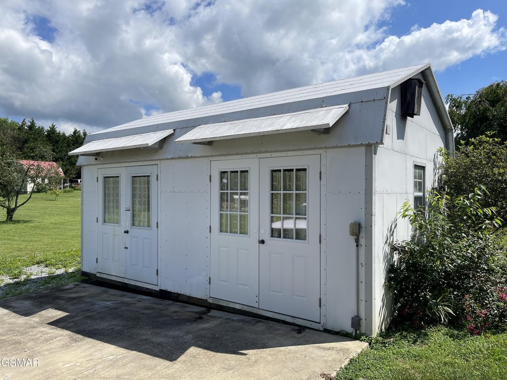 Sevierville, Tennessee, 37862, United States, 3 Bedrooms Bedrooms, ,2 BathroomsBathrooms,Residential,Forsale,1910215