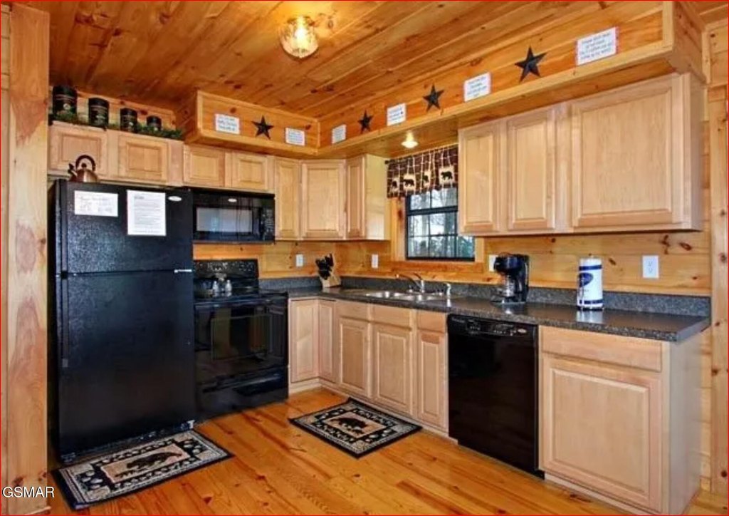 Pigeon Forge, Tennessee, 37863, United States, 2 Bedrooms Bedrooms, ,2 BathroomsBathrooms,Residential,Forsale,1893743