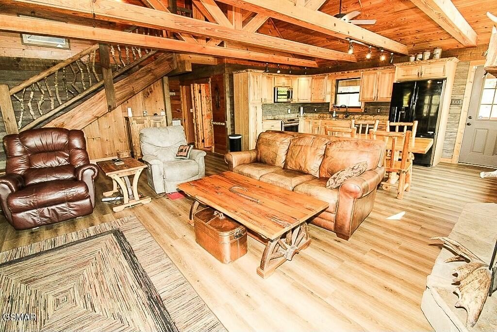 Sevierville, Tennessee, 37862, United States, 3 Bedrooms Bedrooms, ,3 BathroomsBathrooms,Residential,Forsale,1893748