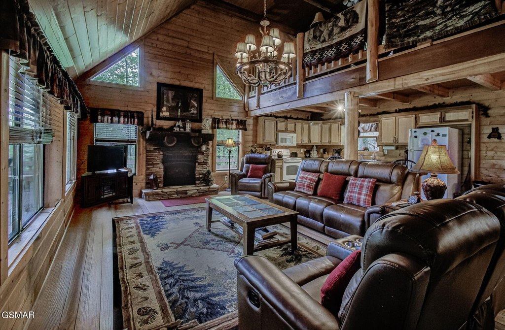 Sevierville, Tennessee, 37862, United States, 2 Bedrooms Bedrooms, ,2.5 BathroomsBathrooms,Residential,Forsale,1971833