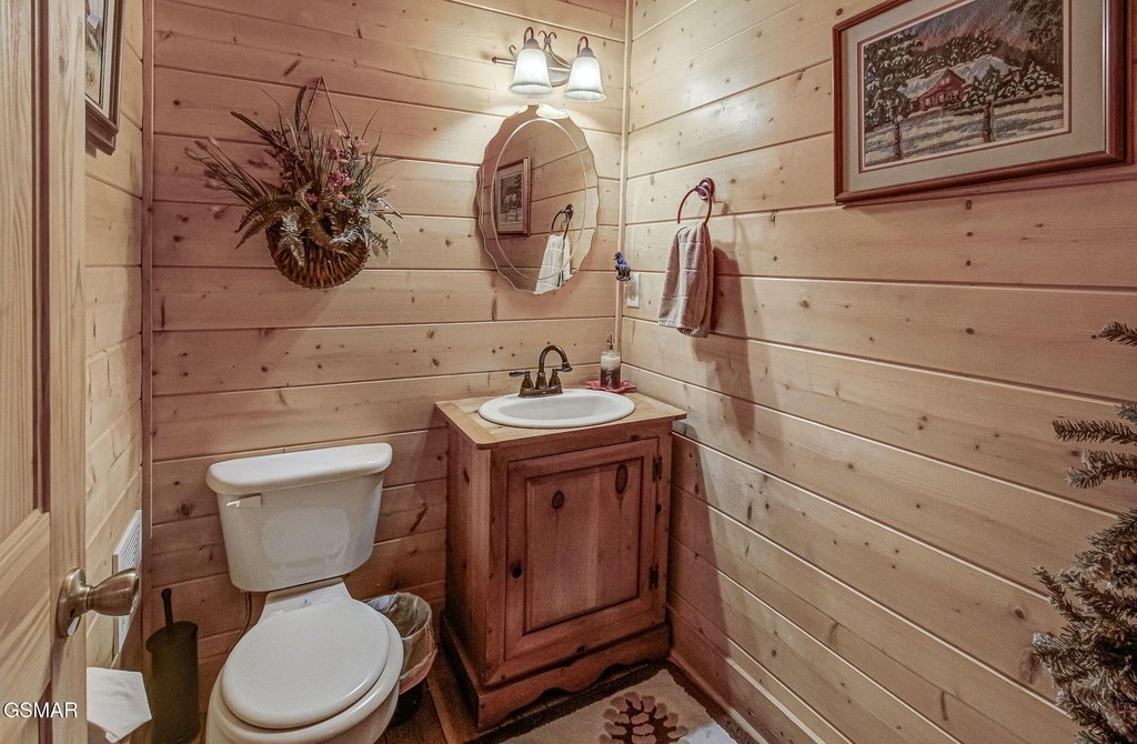 Sevierville, Tennessee, 37862, United States, 2 Bedrooms Bedrooms, ,2.5 BathroomsBathrooms,Residential,Forsale,1971833