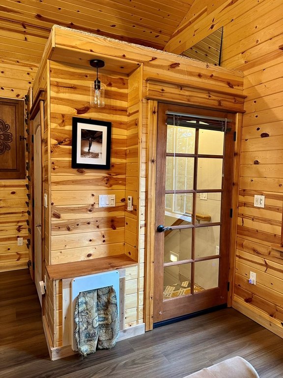 Cascade, Idaho, 83611, United States, 3 Bedrooms Bedrooms, ,1.5 BathroomsBathrooms,Residential,Forsale,1946148