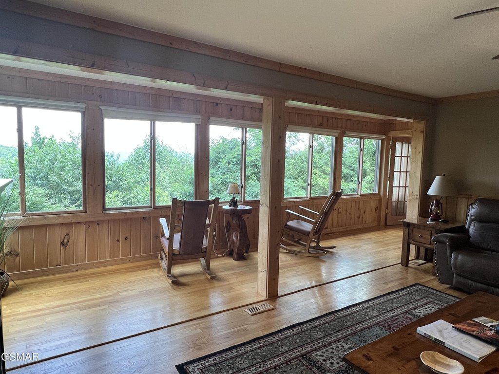 Sevierville, Tennessee, 37862, United States, 3 Bedrooms Bedrooms, ,3 BathroomsBathrooms,Residential,Forsale,1910187