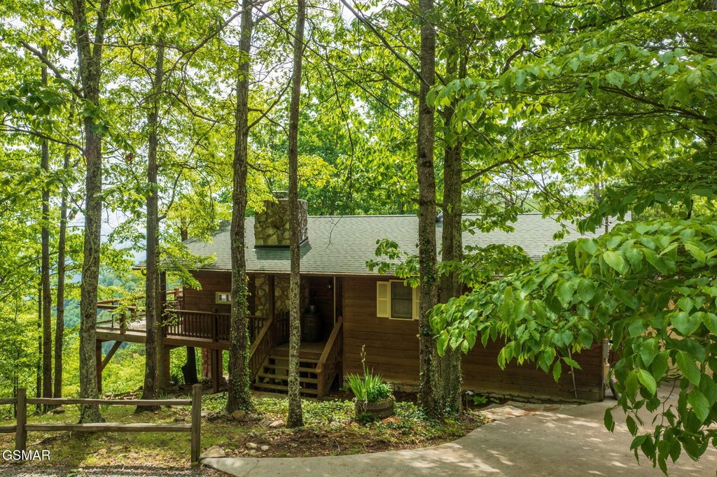Sevierville, Tennessee, 37876, United States, 2 Bedrooms Bedrooms, ,3 BathroomsBathrooms,Residential,Forsale,1942452