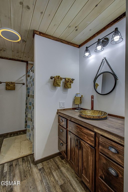 Sevierville, Tennessee, 37876, United States, 2 Bedrooms Bedrooms, ,3 BathroomsBathrooms,Residential,Forsale,1942452