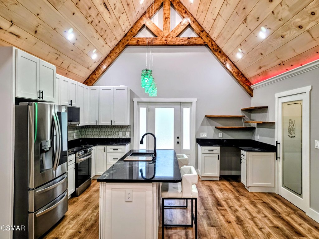 Sevierville, Tennessee, 37876, United States, 3 Bedrooms Bedrooms, ,2 BathroomsBathrooms,Residential,Forsale,1942445
