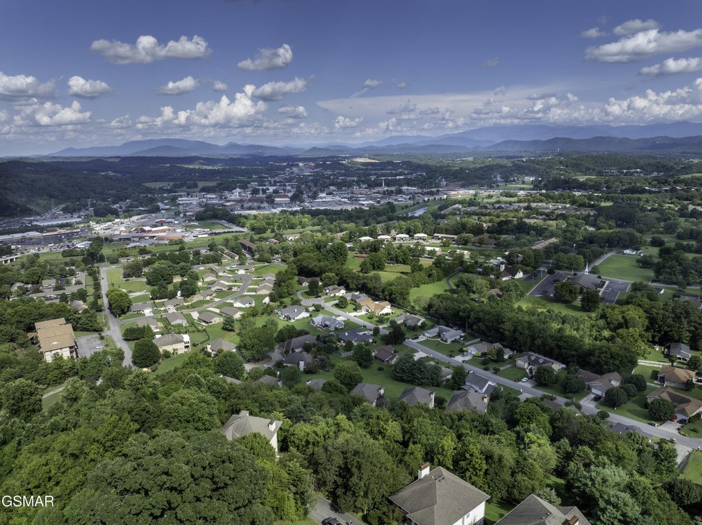 Sevierville, Tennessee, 37862, United States, 4 Bedrooms Bedrooms, ,4 BathroomsBathrooms,Residential,Forsale,1999437