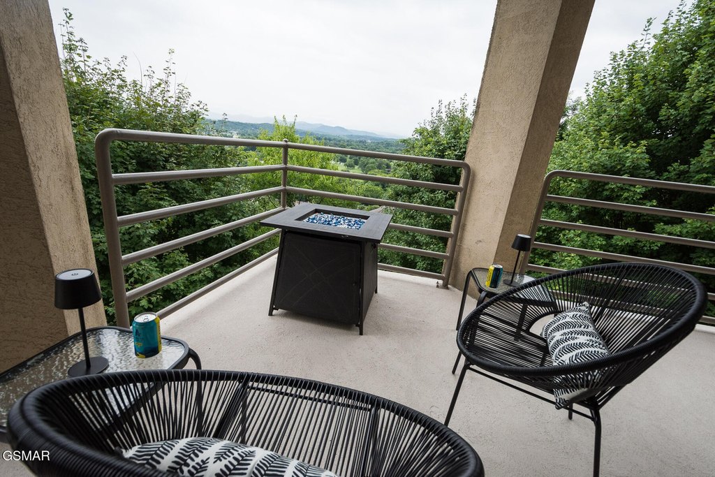 Sevierville, Tennessee, 37862, United States, 4 Bedrooms Bedrooms, ,4 BathroomsBathrooms,Residential,Forsale,1999437