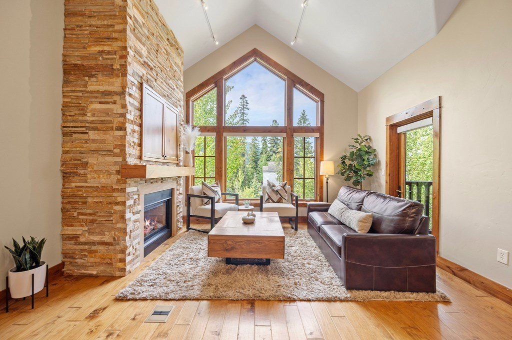 Donnelly, Idaho, 83615, United States, 2 Bedrooms Bedrooms, ,2 BathroomsBathrooms,Residential,Forsale,1946198