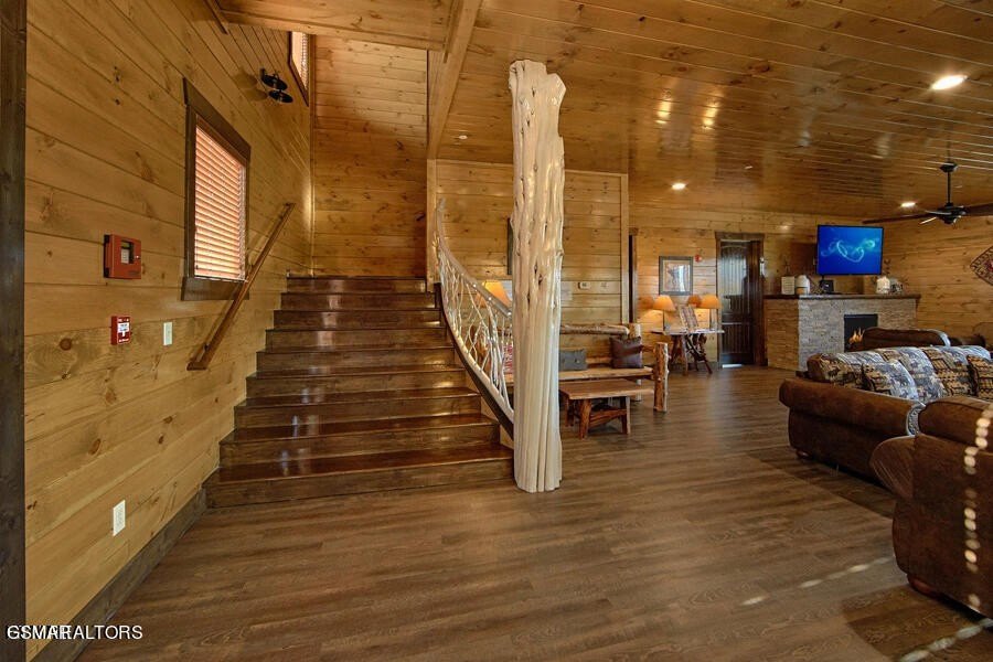 Sevierville, Tennessee, 37876, United States, 18 Bedrooms Bedrooms, ,18.5 BathroomsBathrooms,Residential,Forsale,1893787