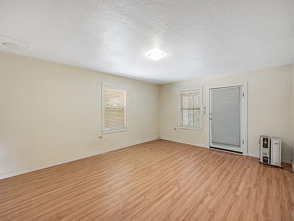 Sebastopol, California, 95472, United States, 2 Bedrooms Bedrooms, ,1 BathroomBathrooms,Residential,Forsale,1934065